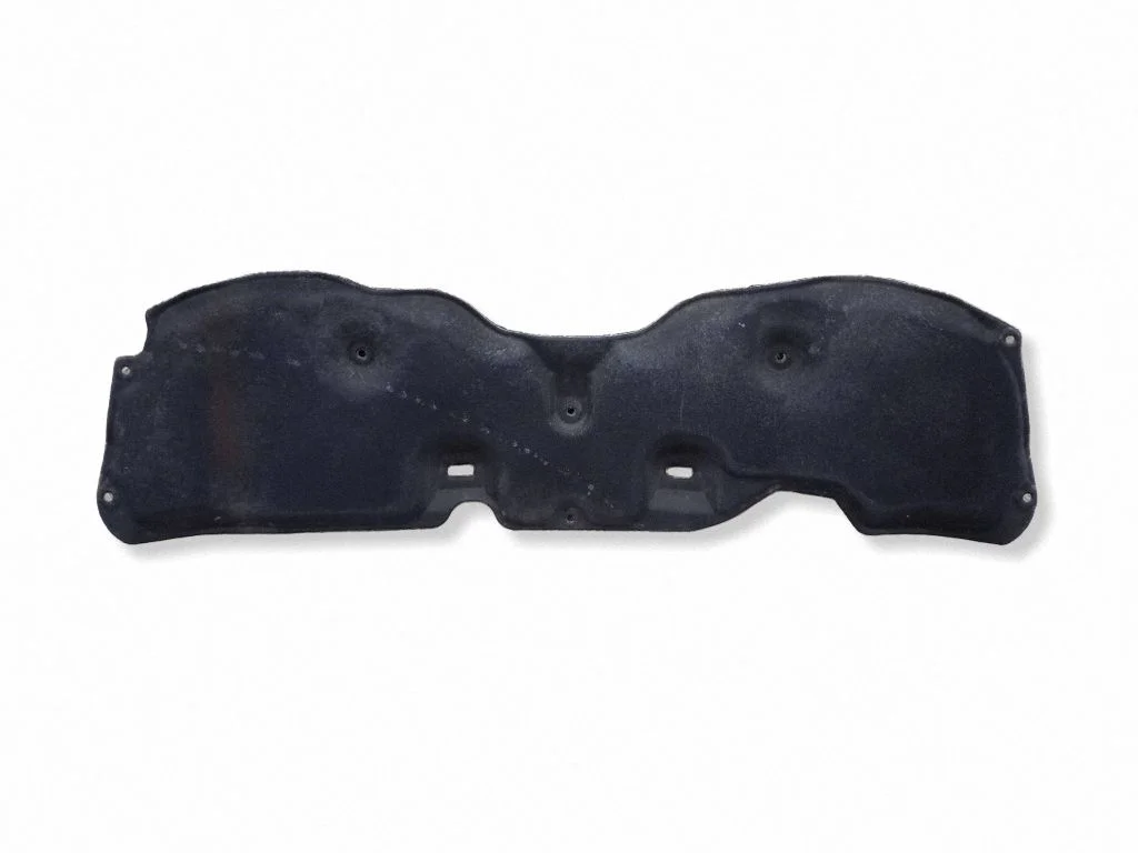 Engine bonnet/hood sound/heat insulation
