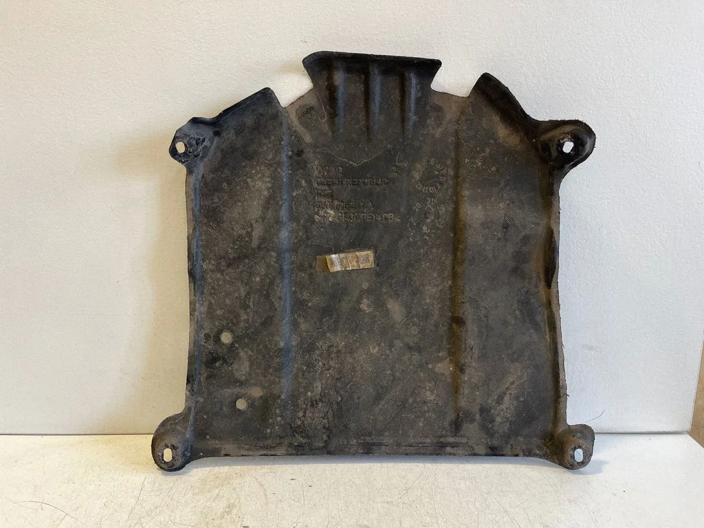 Center/middle under tray cover 8W8825311A