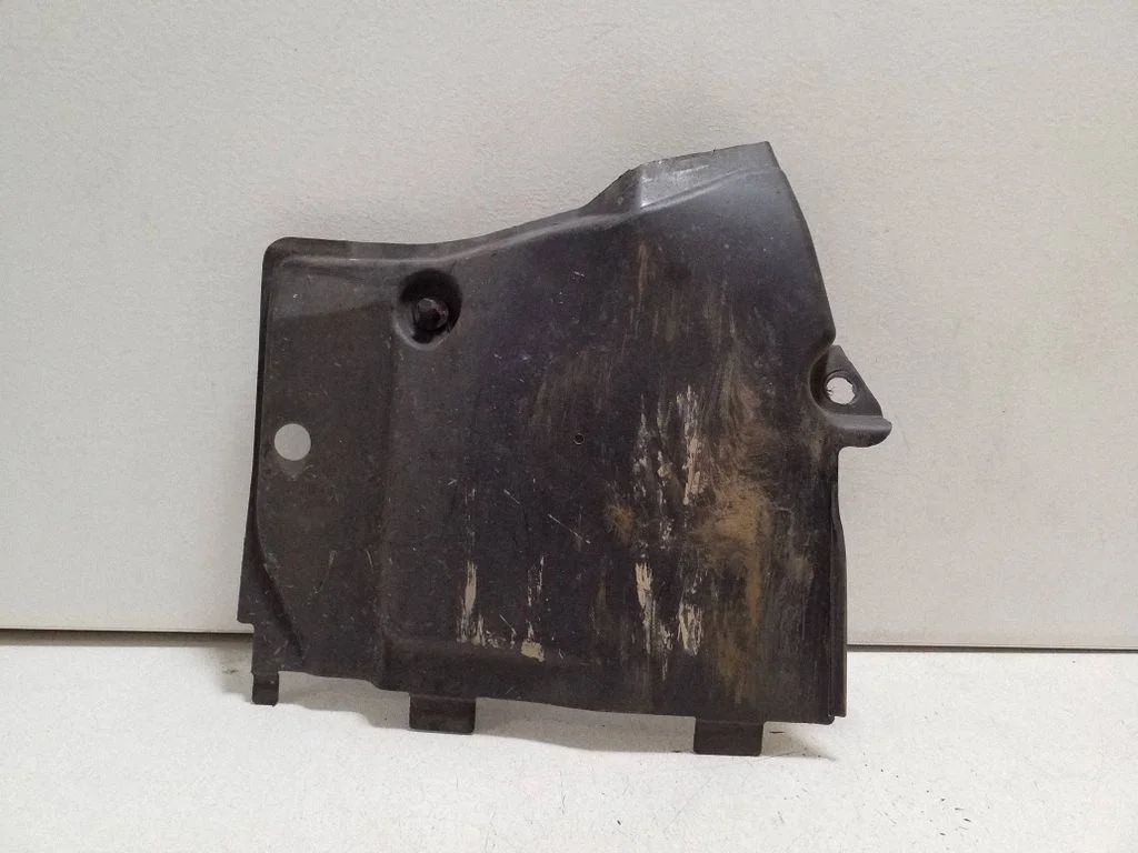 Center/middle under tray cover 8W0825202