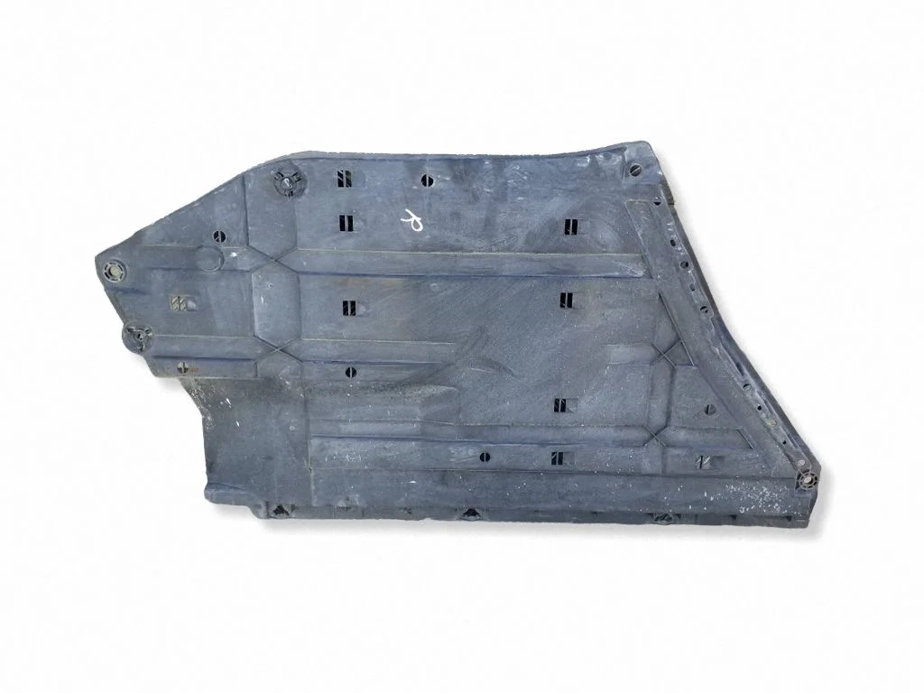 Center/middle under tray cover 74641TM8A