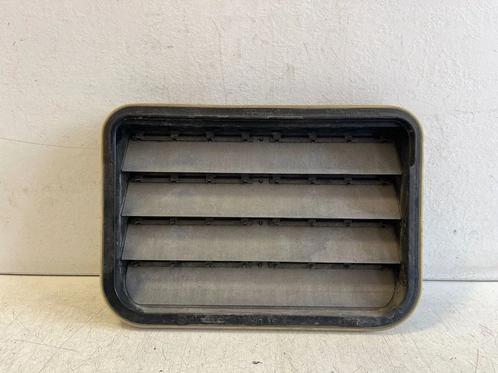 Ventilatsioonirest 7PP819181A