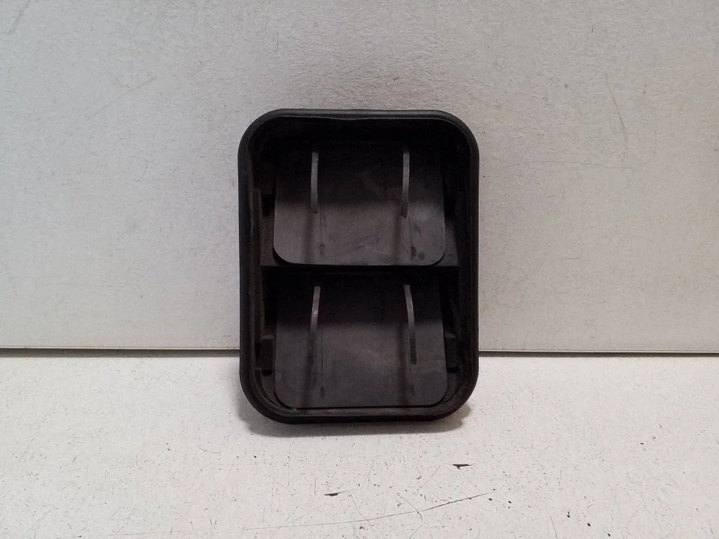 Ventilatsioonirest 8200003575