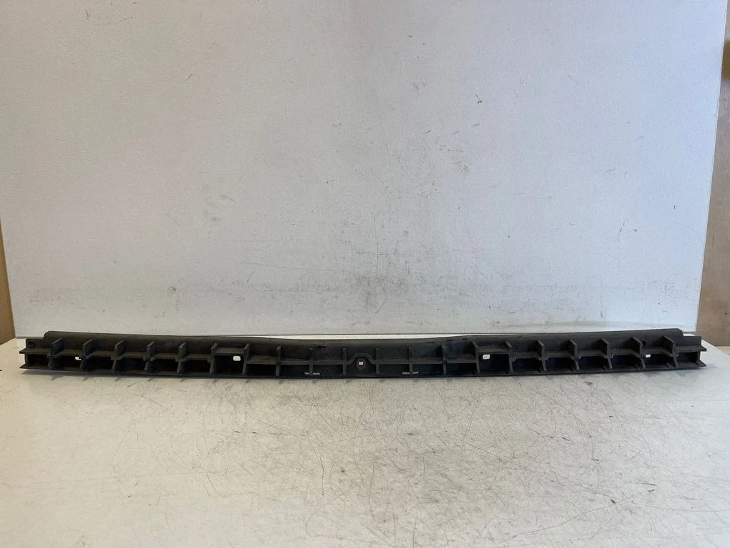 Rear bumper mounting bracket 3B9807863B – Volkswagen Passat B5.5 (2001-2005)