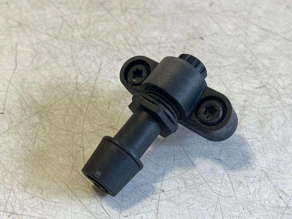Tailgate/trunk/boot lid buffer – Porsche Macan (95B) (2014-2018)