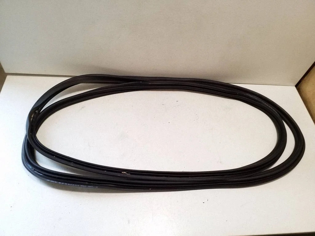 Laadimisukse tihend (kere pool) 4M0827705 – Audi Q7 4M (2015-)