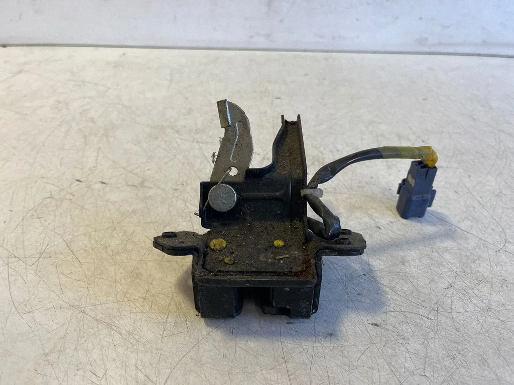 Tailgate/trunk/boot lock/catch/latch