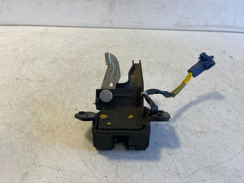 Tailgate/trunk/boot lock/catch/latch