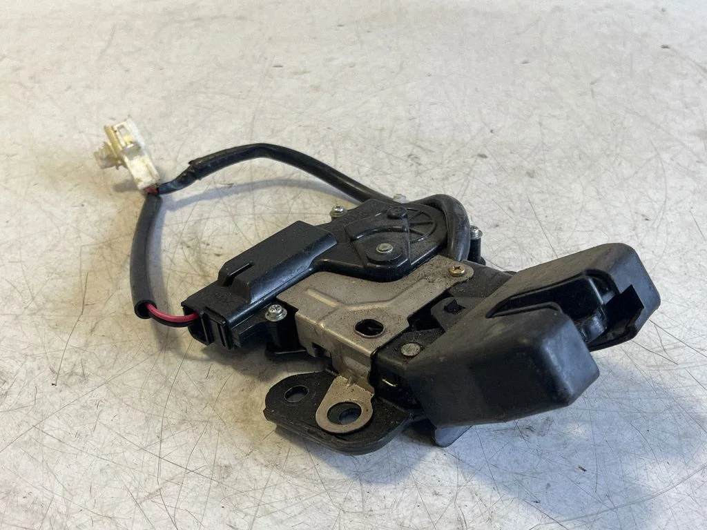 Tailgate/trunk/boot lock/catch/latch