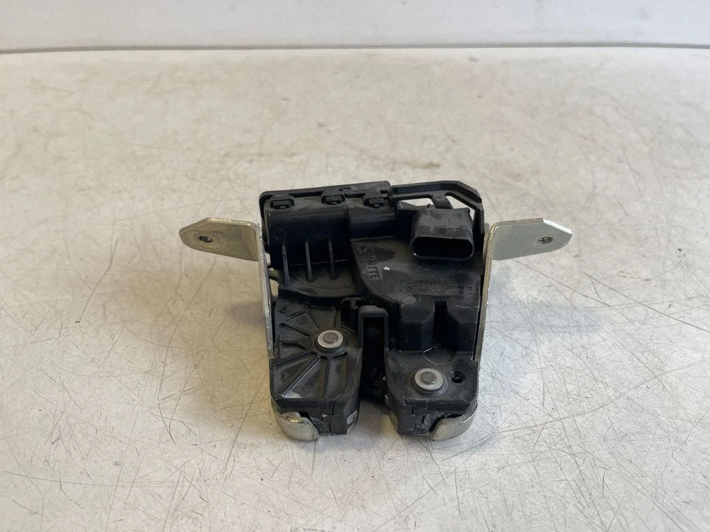 Tailgate/trunk/boot lock/catch/latch A0997400600