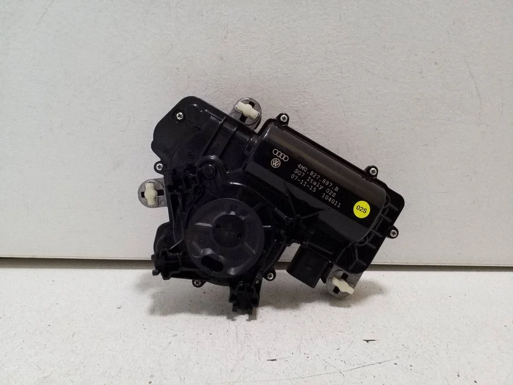 Tagaluugi sulgemismootor 4M0827887B – Audi Q7 4M (2015-)