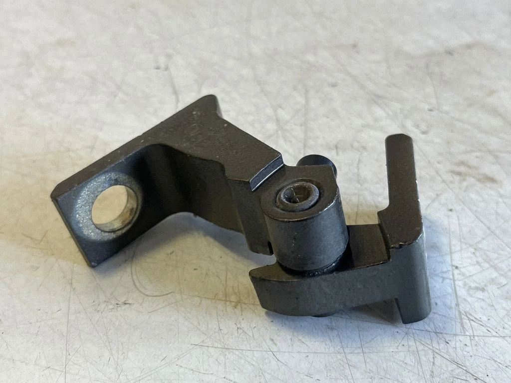 Front door lower hinge – Porsche Cayenne (92A) (2010-2017)