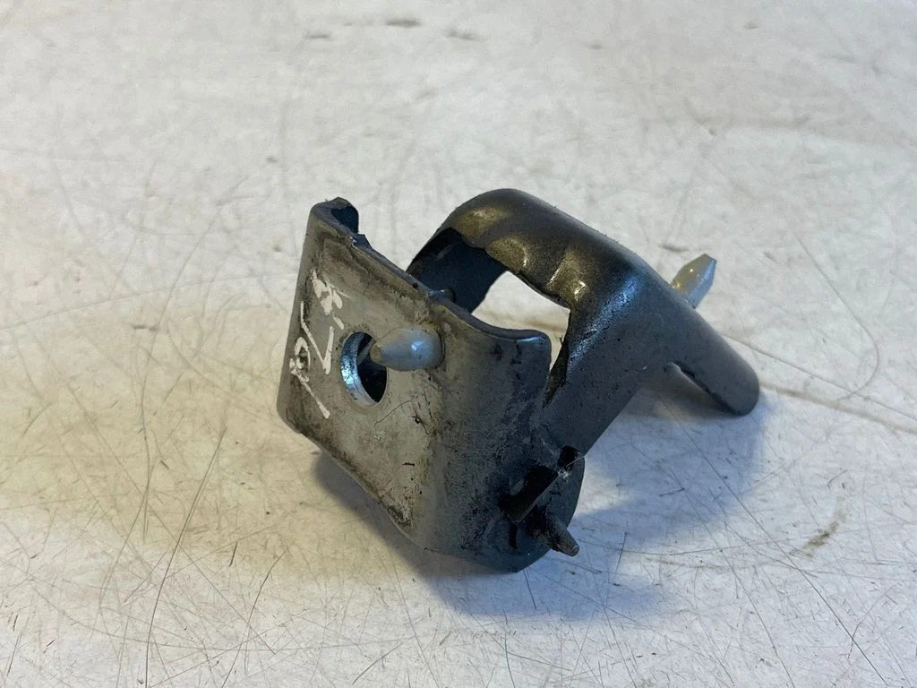 Esiukse alumine hing 29117S1