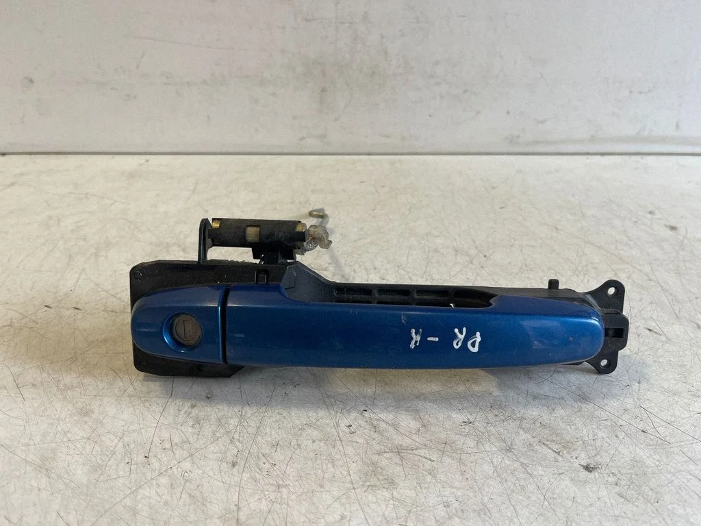 Front door exterior handle – right