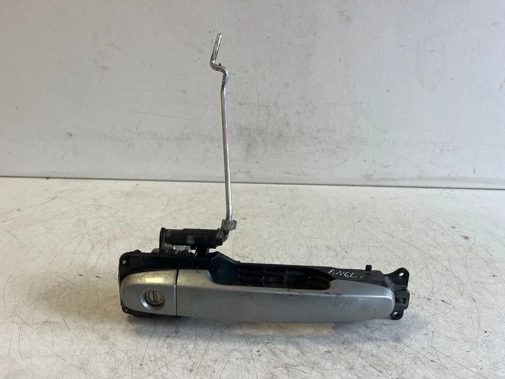 Front door exterior handle – right