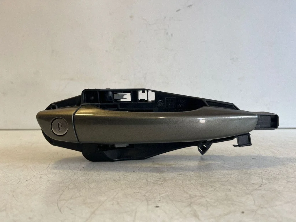Esiukse välimine käepide GE0016532