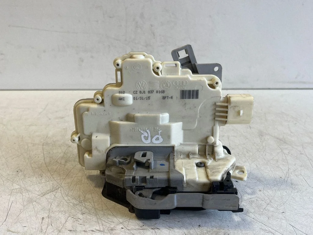 Esiukse lukk – Porsche Cayenne (92A) (2010-2017)