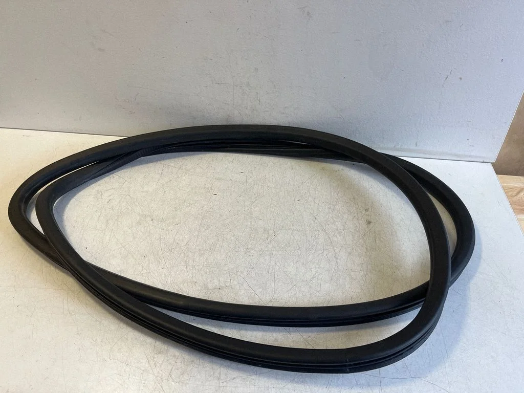 Esiukse tihend (kere pool) – Porsche Cayenne (92A) (2010-2017)