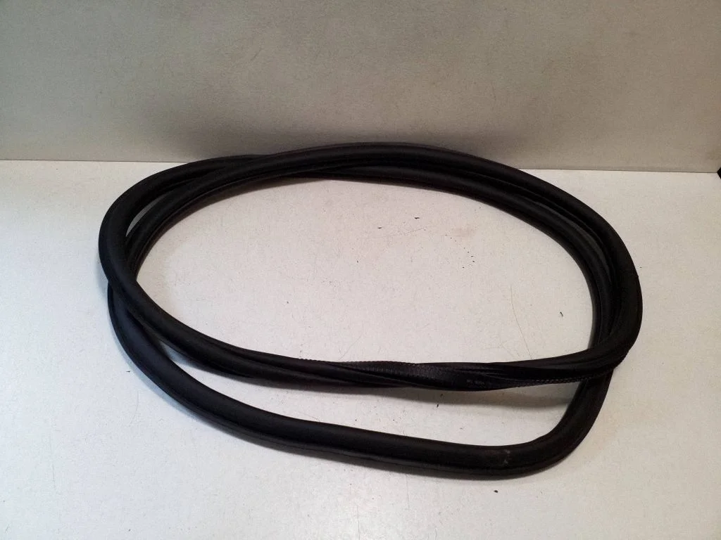 Esiukse tihend (kere pool) 6VA867366D – Skoda Fabia Mk4 (6VA) (2021-)