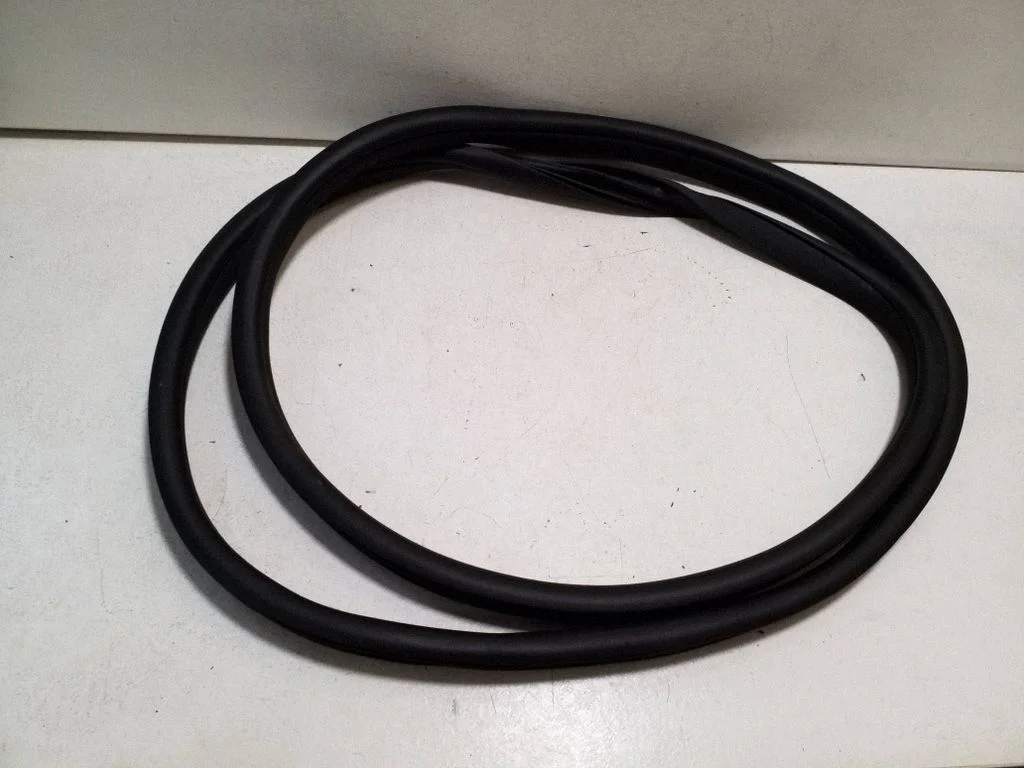 Front door rubber seal – Mercedes-Benz GLC-Class C253 (2016-)