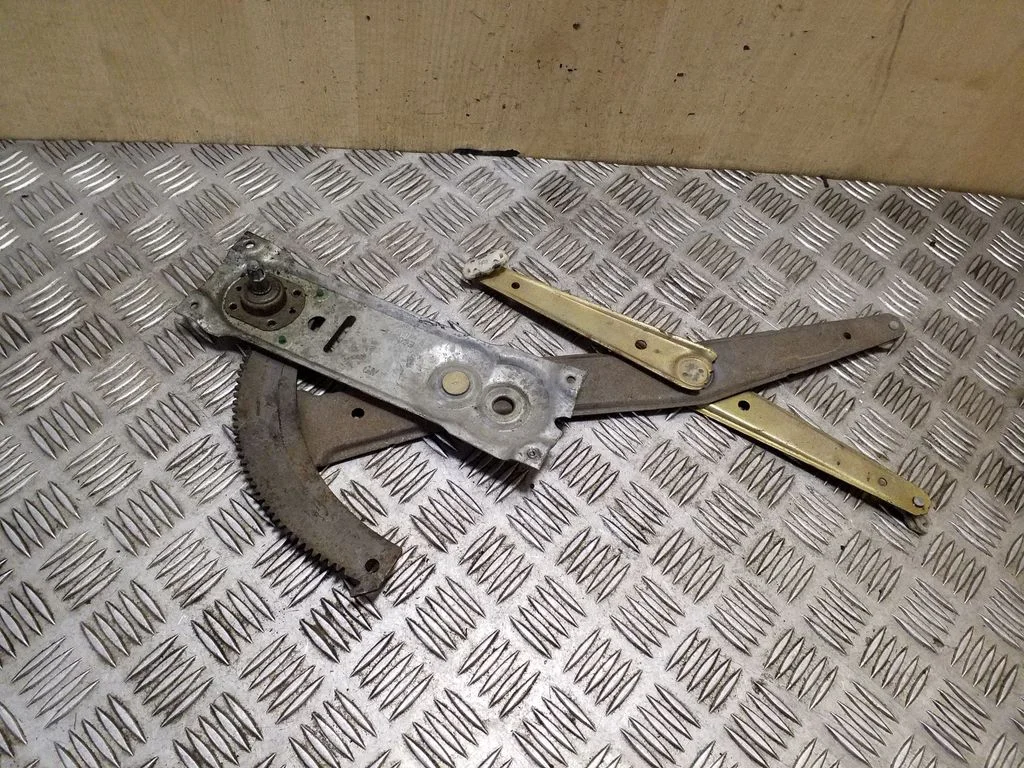 Front door manual window regulator 90270658R – Opel Vectra A (1988-1995)