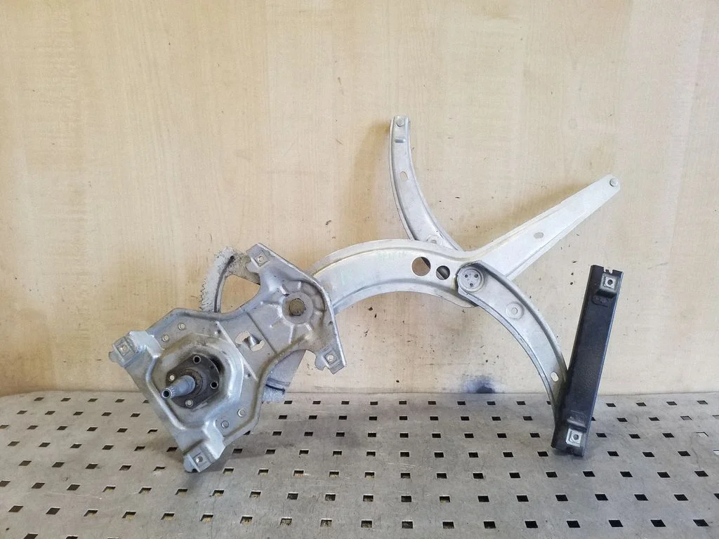 Front door manual window regulator 3A0837402B – Volkswagen Passat B4 (1994-1996)