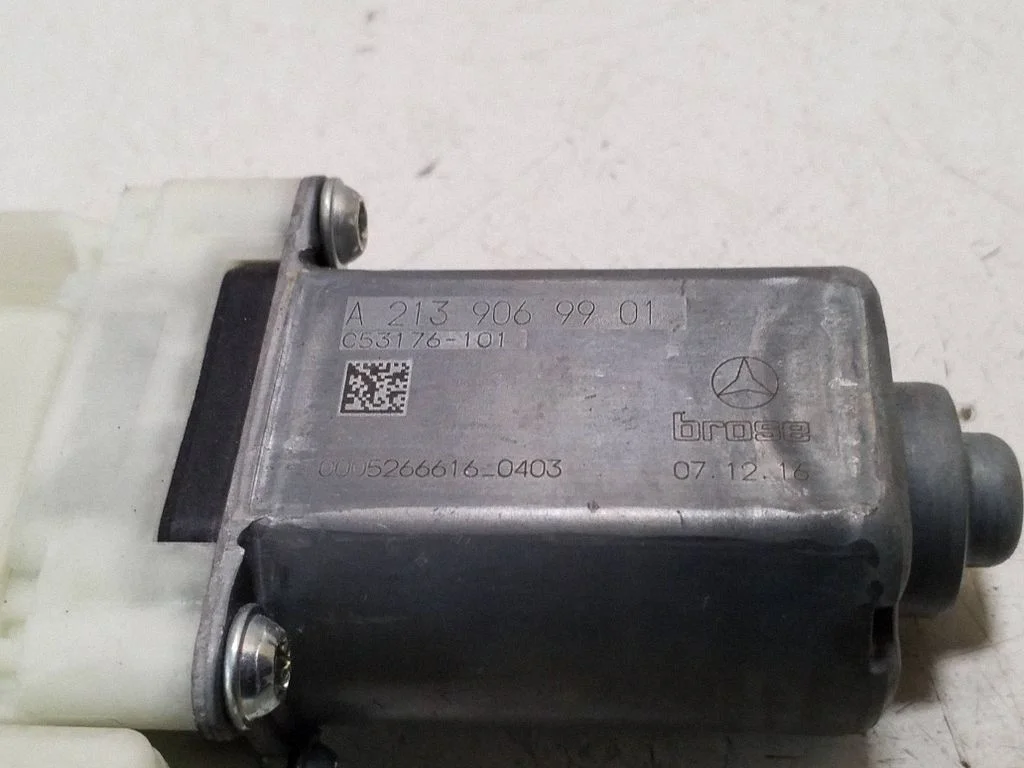 Front door window regulator motor A2139069901