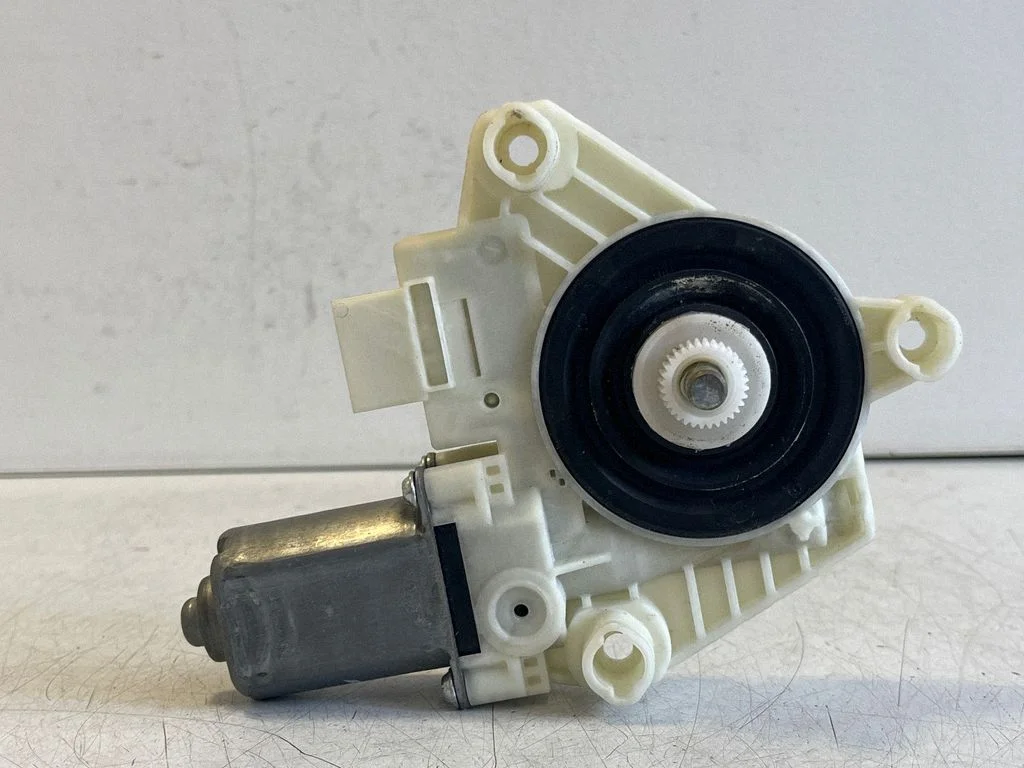 Front door window regulator motor A2139069501