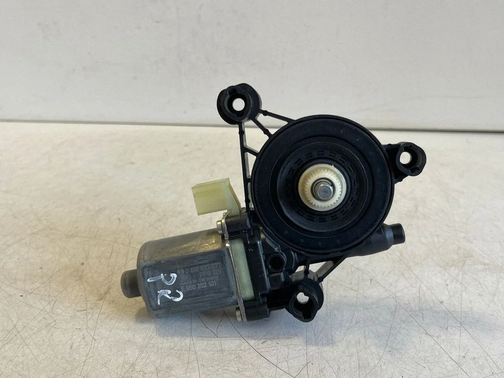Front door window regulator motor 5Q0959801C – Audi SQ2 GA (2017-)