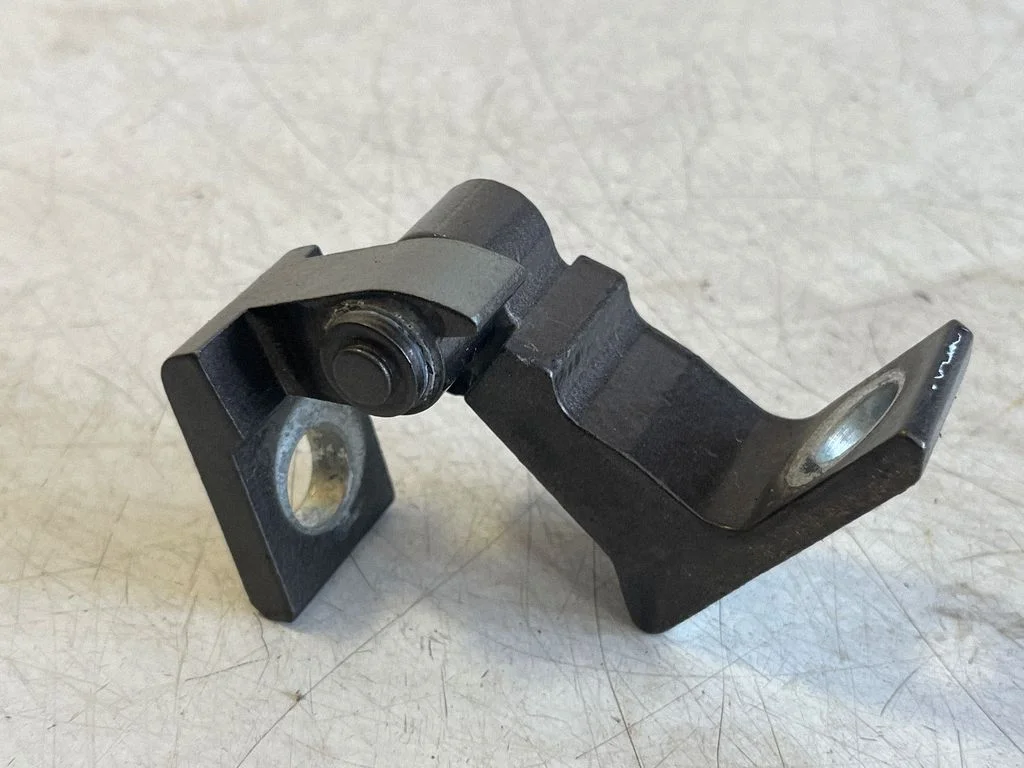 Rear door upper hinge – Porsche Cayenne (92A) (2010-2017)