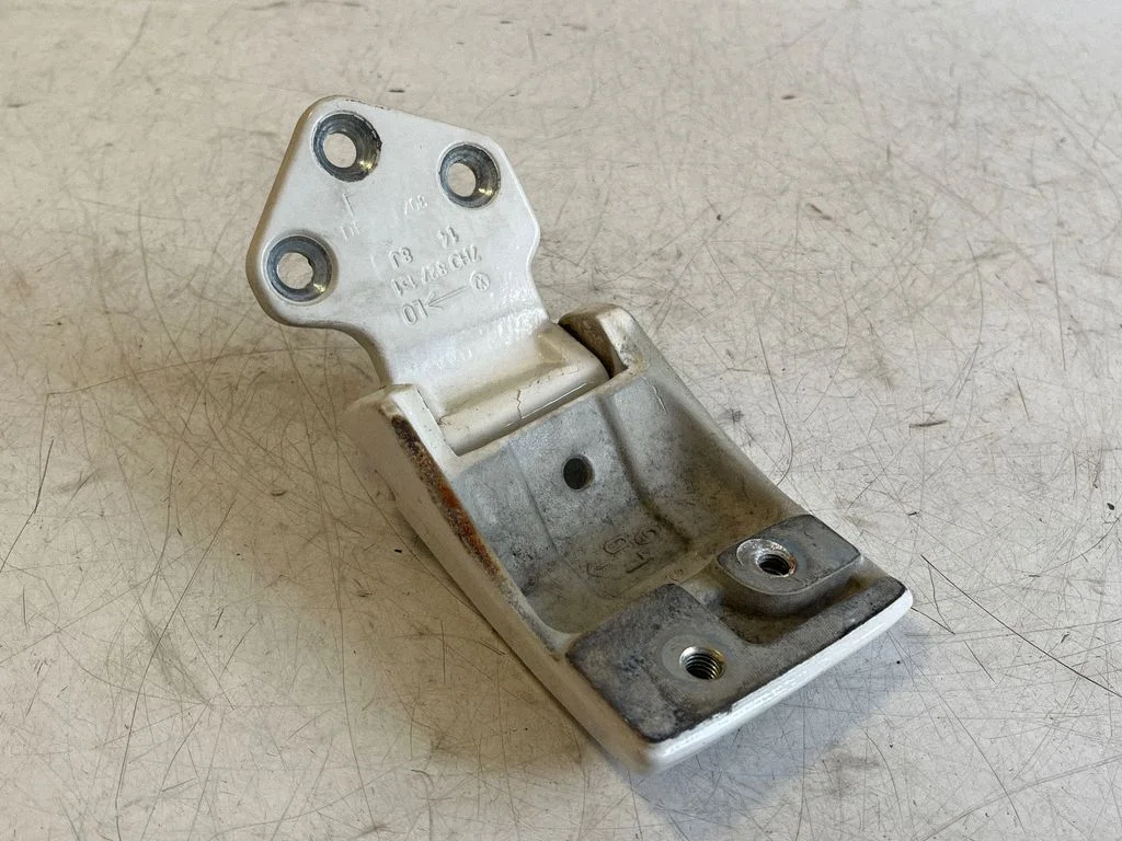 Rear door upper hinge – Volkswagen Transporter - Caravelle T5 (2003-2015)
