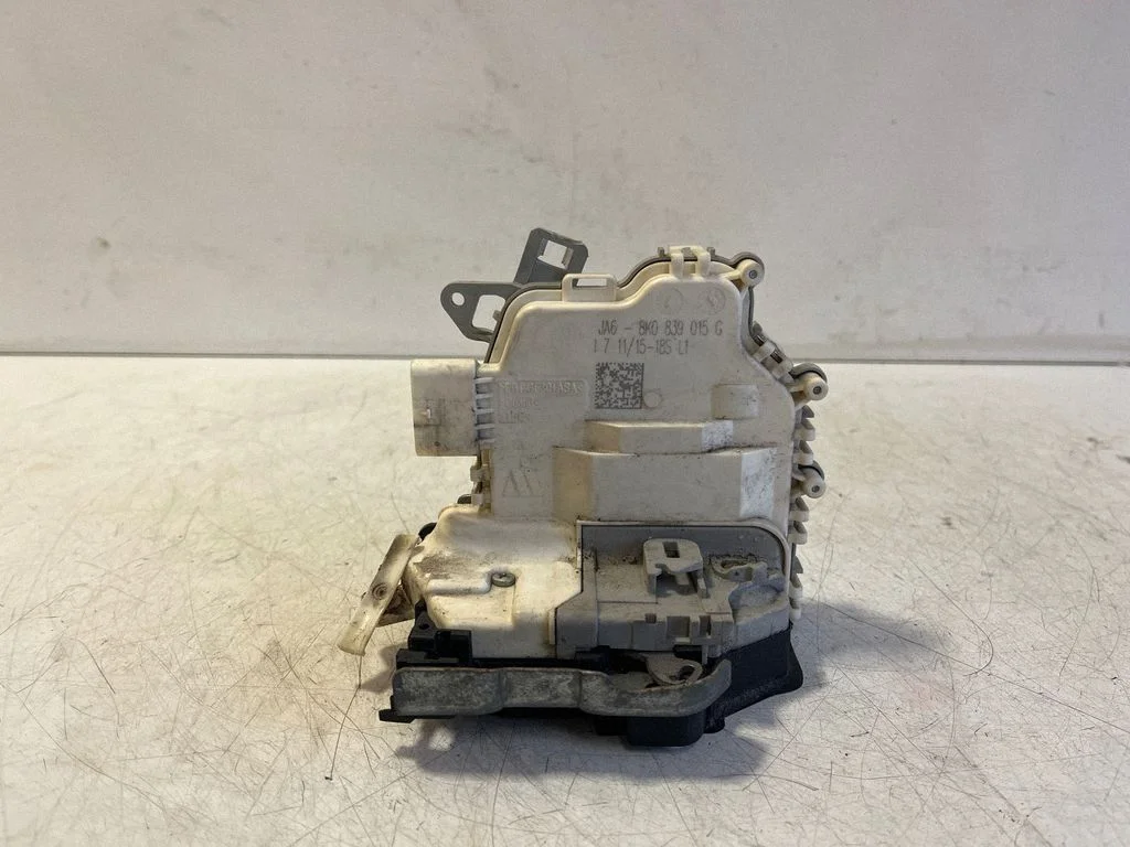 Tagaukse lukk 8K0839015G – Porsche Macan (95B) (2014-2018)