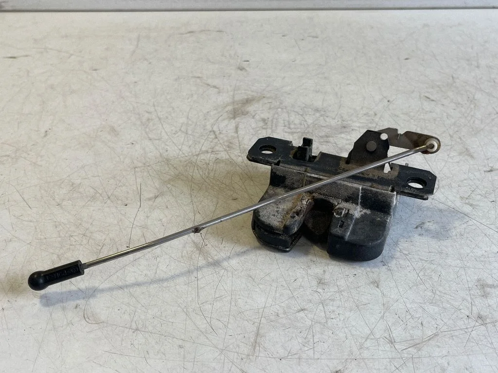 Rear door lock – Volkswagen Transporter - Caravelle T5 (2003-2015)