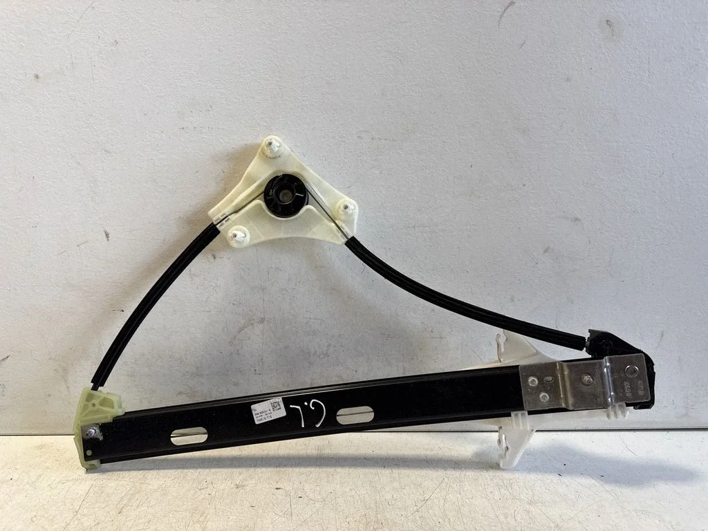 Rear door window regulator with motor 2GA839461G