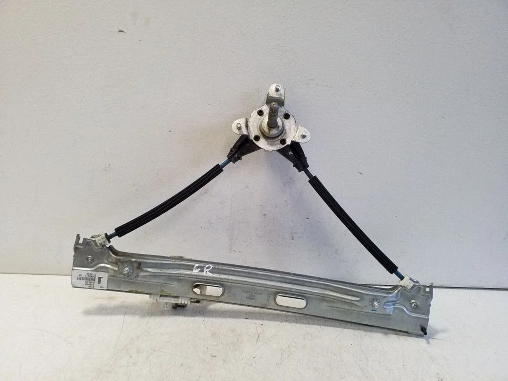 Mechaninis galinio lango pakėlimo mechanizmas