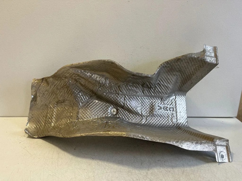 Exhaust heat shield