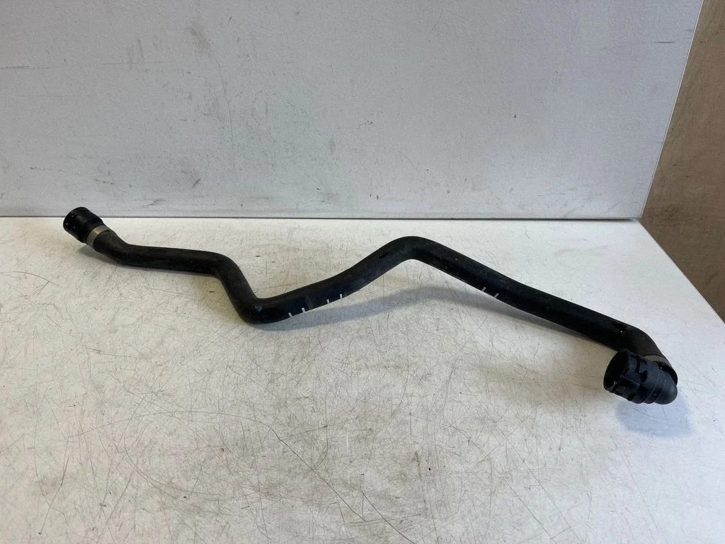 Engine coolant pipe/hose A2938300101