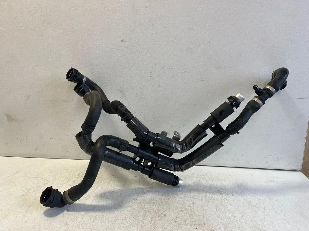 Engine coolant pipe/hose A2935010900