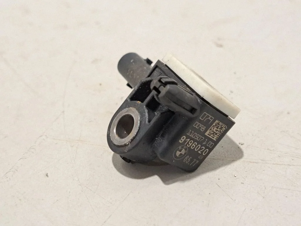 Airbag deployment crash/impact sensor – BMW 3 Series GT F34 (2013-2017)