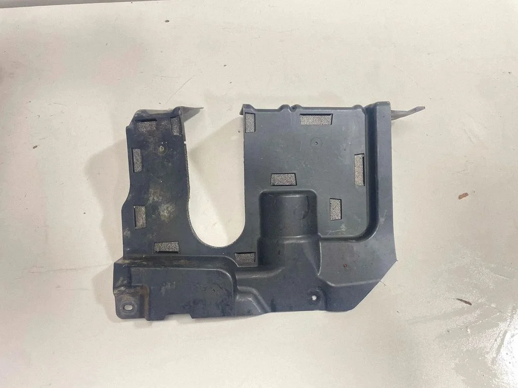 Aizmugurējās balstiekārtas apakšas aizsargs 7424918 – BMW X7 G07 (2018-)