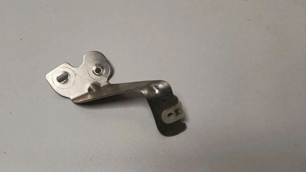 Muffler mount bracket/holder 5A04C02