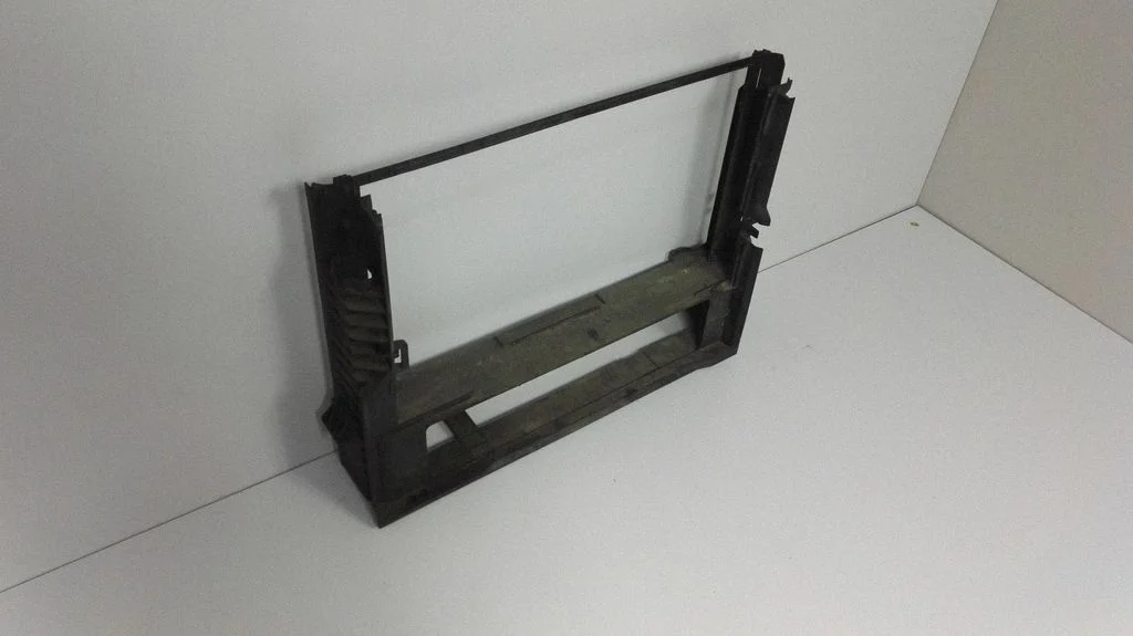 Radiator trim – BMW 5 Series E60 E61 (2004-2010)