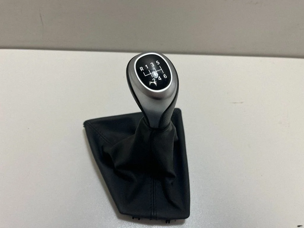 Pārnesumu pārslēga sviras apdare (āda, poga) – BMW 3. sērija F30 F35 F31 (2012-2018)