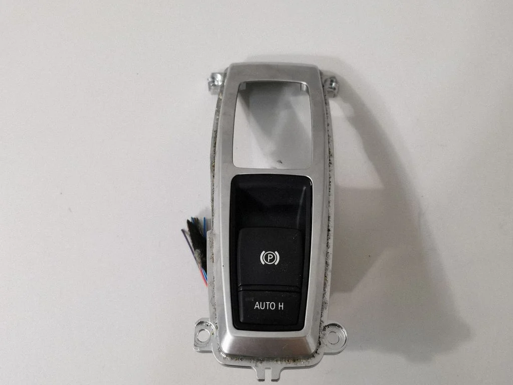 Hand parking brake switch – BMW X5 E70 (2006-2013)