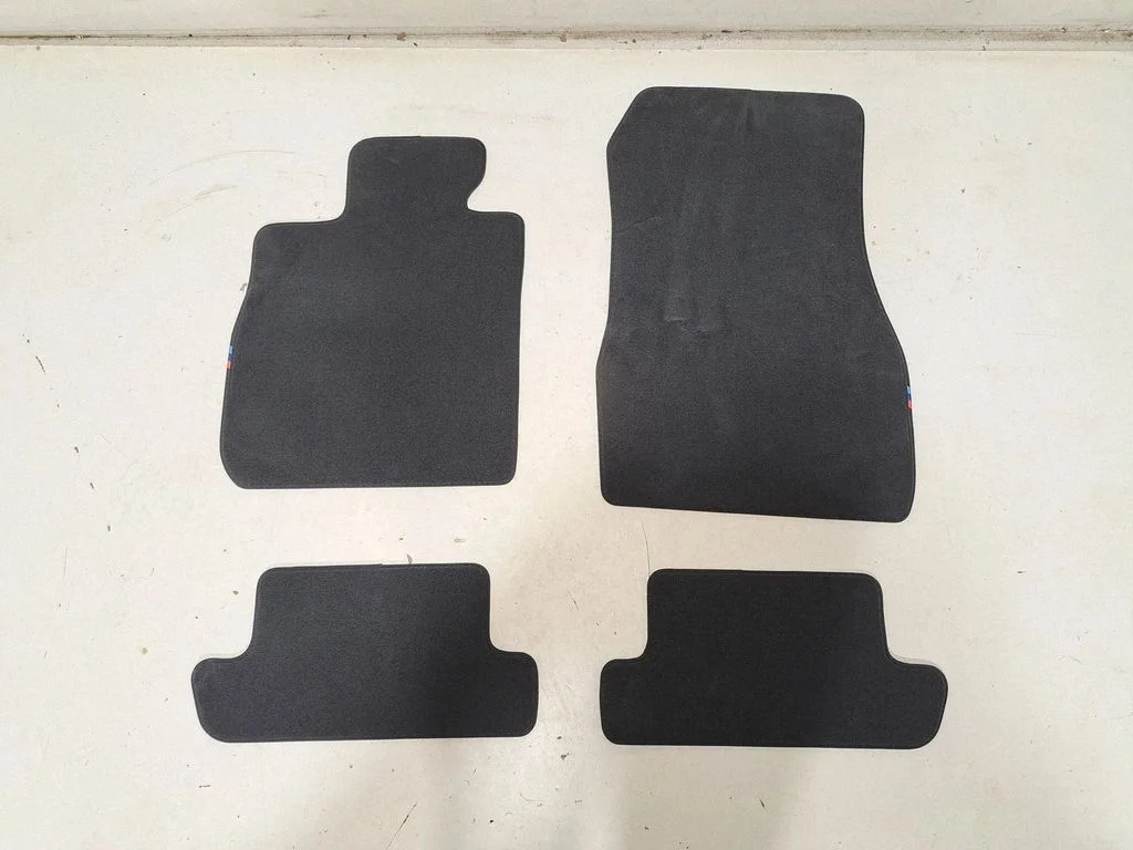 Põrandamattide komplekt 8094389 – BMW Series 8 M8 F91 F92 G14 G15 (2019-)