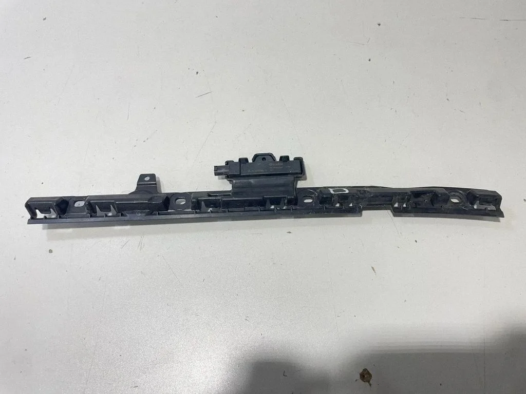 Lävepaku osa – BMW 4-seeria G22 G23 G24 G26 (2020-)