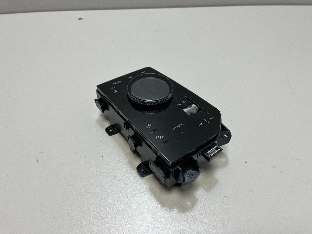 Multimeedia juhtplokk 5A8FF80 – BMW 5-seeria G60 G61 (2023-)