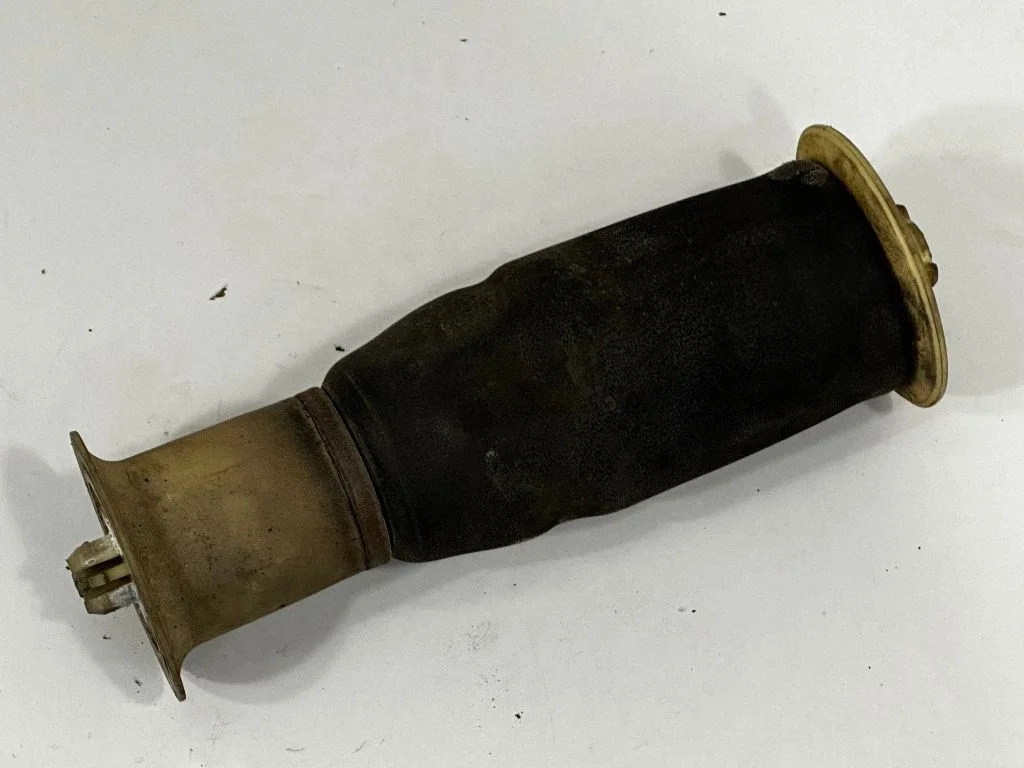 Priekinė pneumatinė (oro) pagalvė