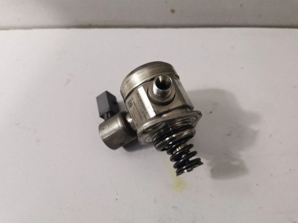 Mechanical fuel pump 7610761