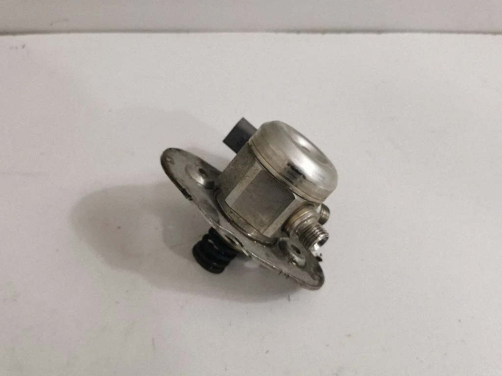 Mechanical fuel pump 7584461