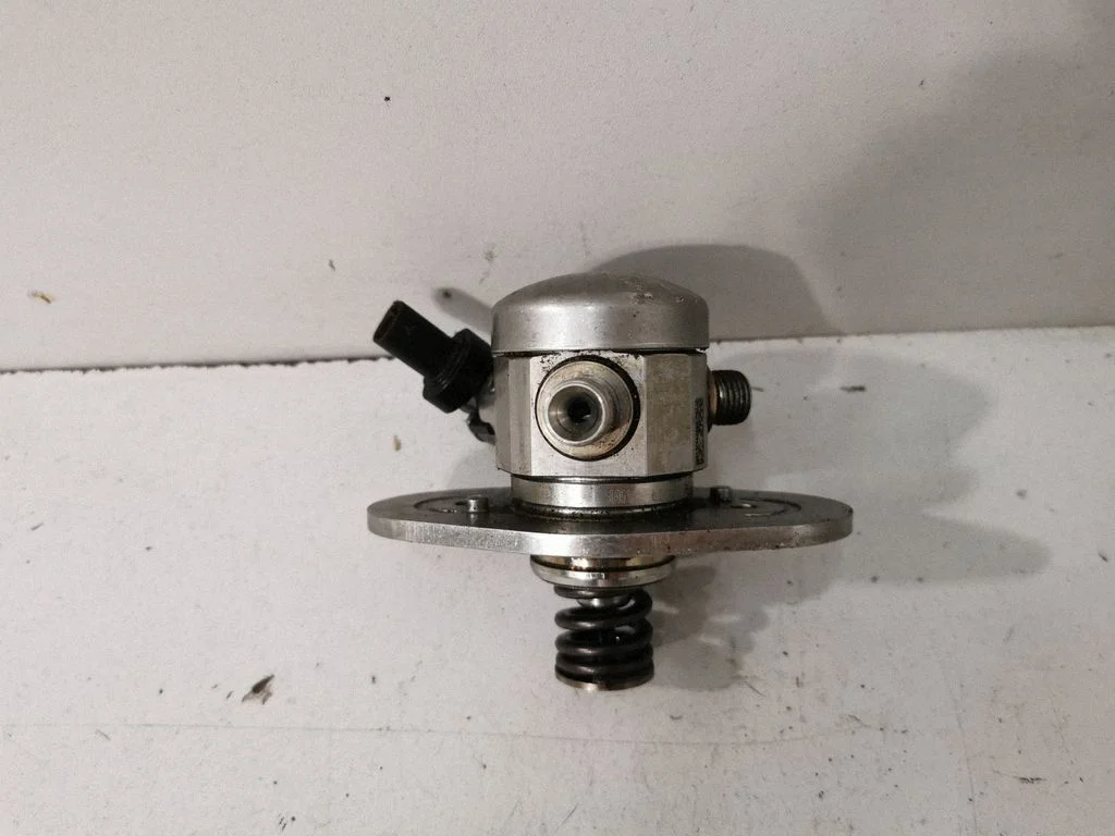 Mechanical fuel pump 8604232